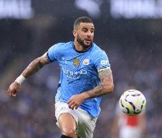 开云娱乐游戏-TA：35岁沃克接近加盟伯恩利，总价500万镑球员已接受体检